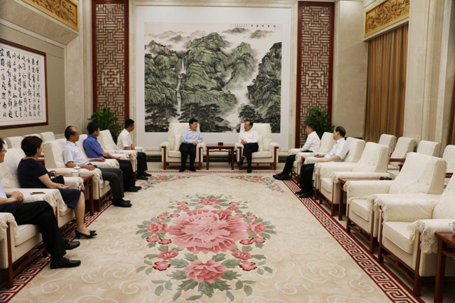 王廷科總經理出席湖北省擴大出口信用保險保單融資推進會暨中國信保湖北分公司成立儀式